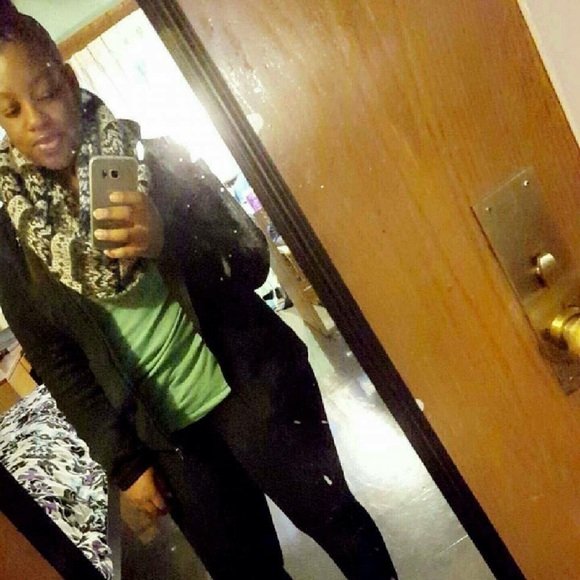 Meet your Posher, Momoesha - Picture 1 of 1